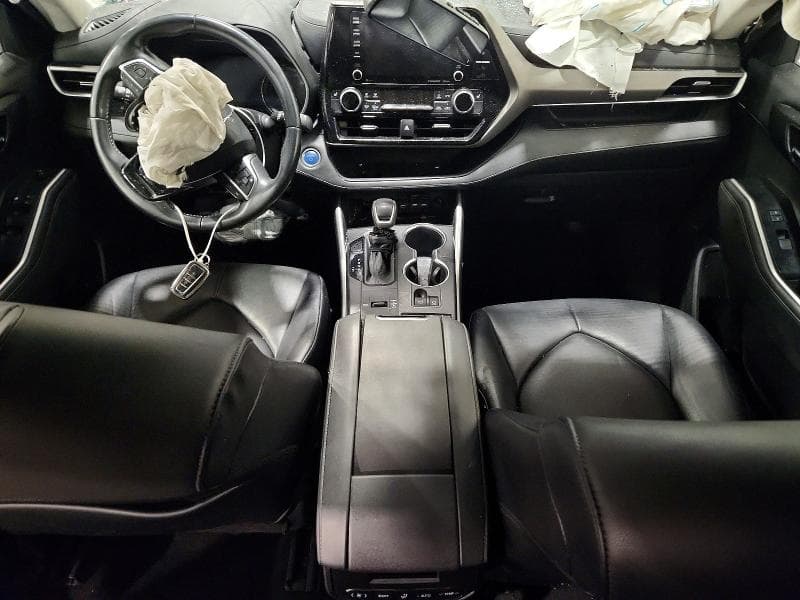 2021 TOYOTA HIGHLANDER HYBRID XLE 8