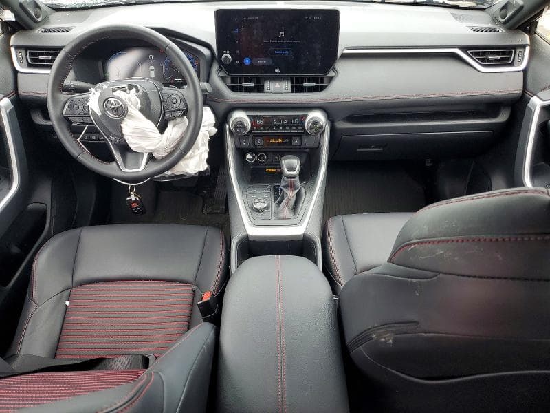 2025 TOYOTA RAV4 XSE 8