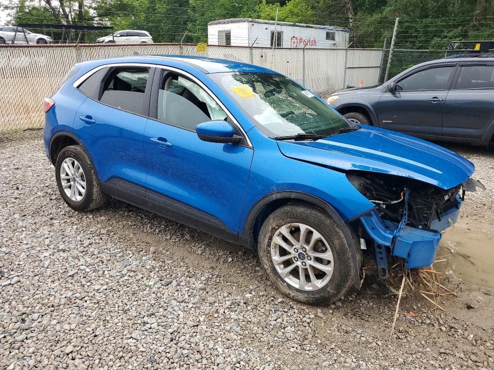 2020 FORD ESCAPE SE 4