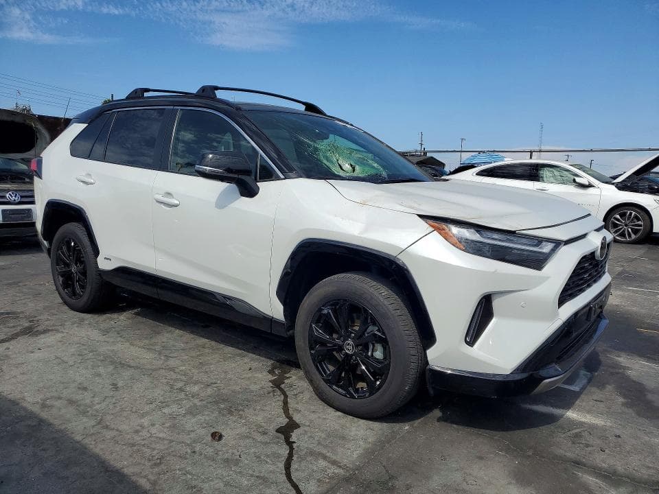 2025 TOYOTA RAV4 XSE 4