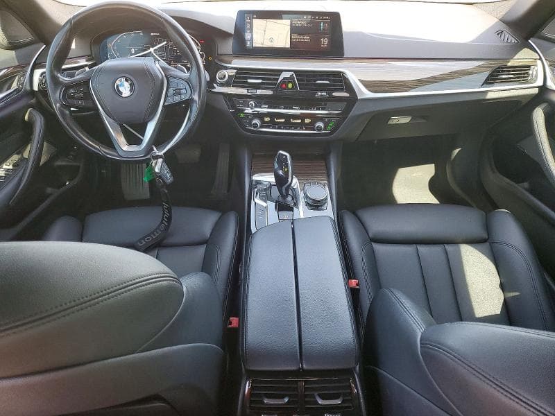 2020 BMW 530E 8