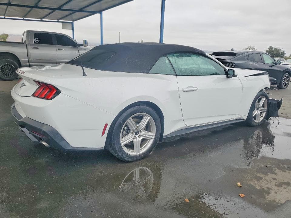 2026 FORD MUSTANG 3
