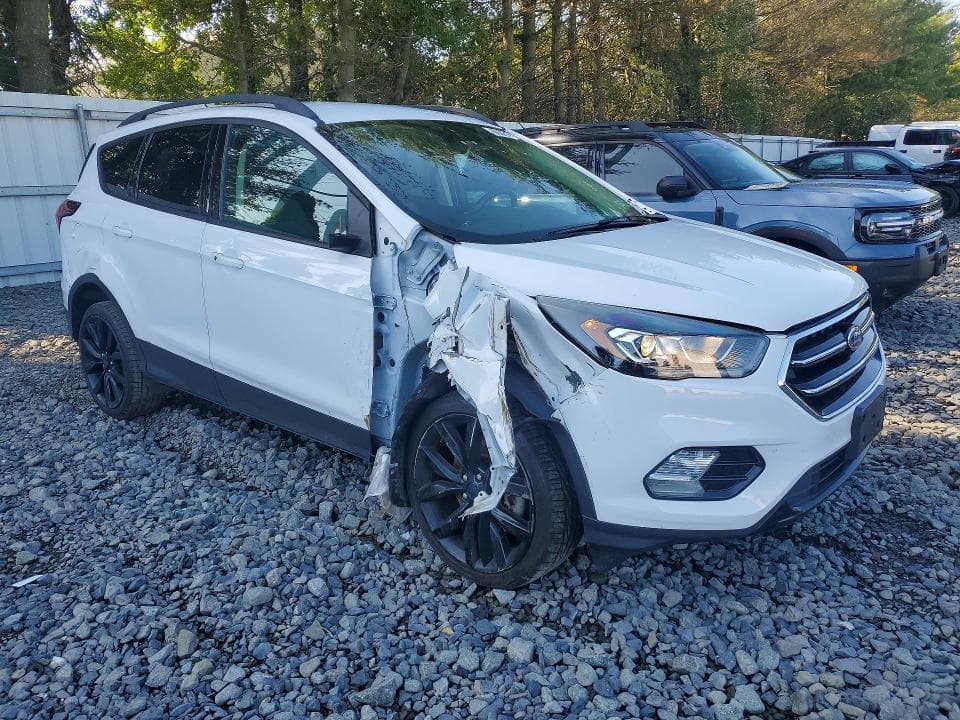 2019 FORD ESCAPE SE 4