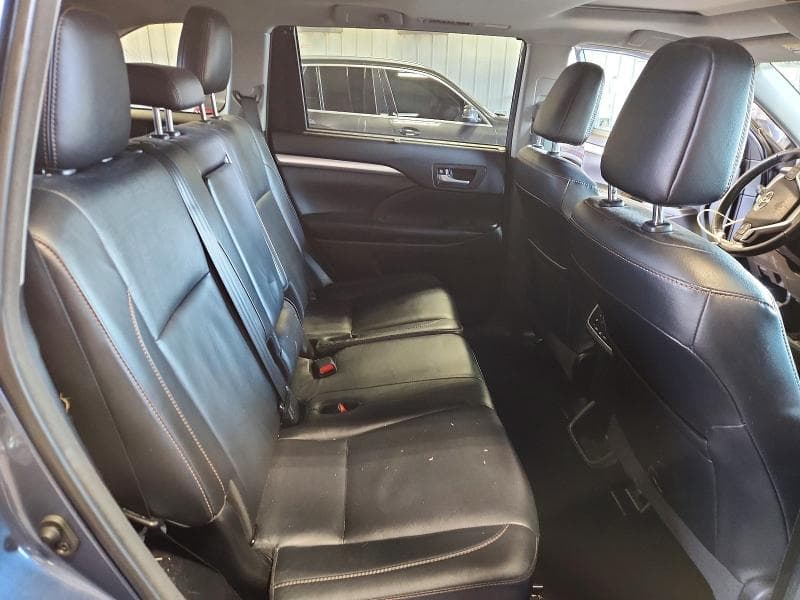 2018 TOYOTA HIGHLANDER XLE 11