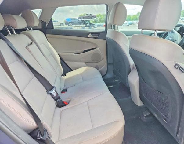 2021 HYUNDAI TUCSON SE 11