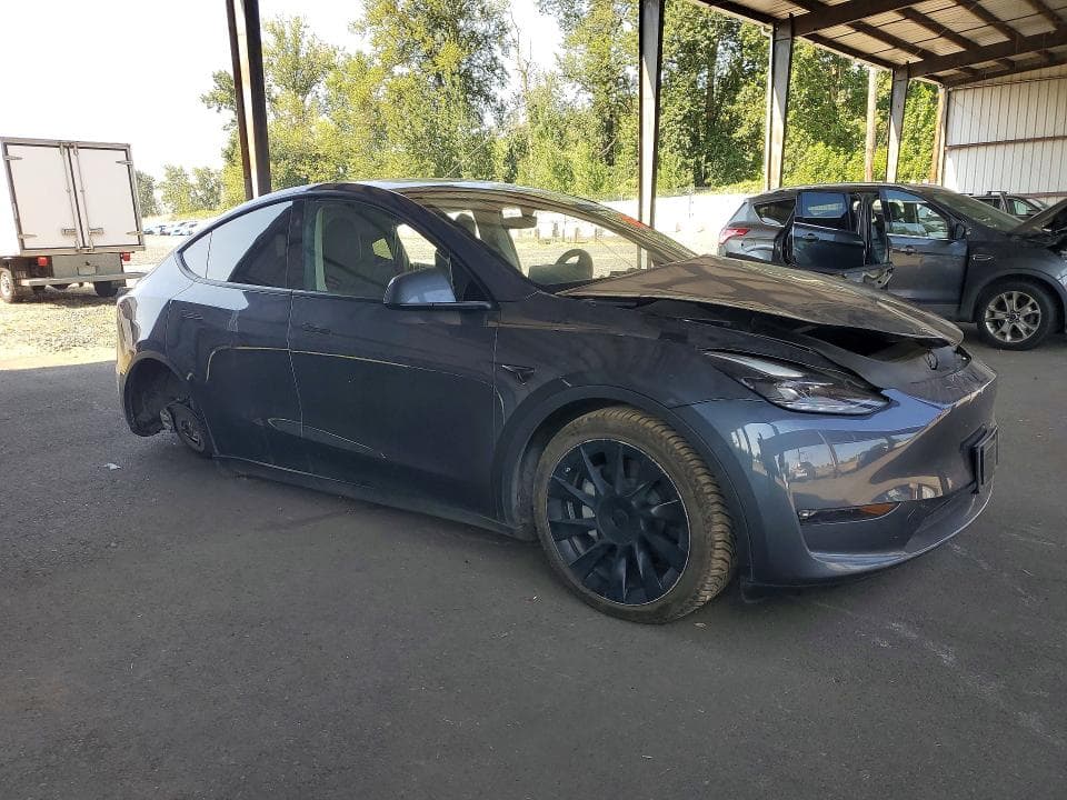 2023 TESLA MODEL Y 4