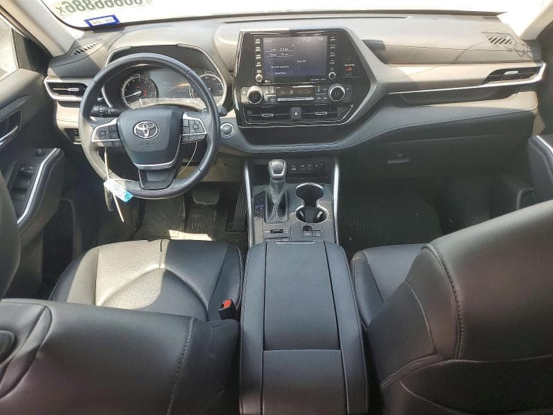 2022 TOYOTA HIGHLANDER XLE 8