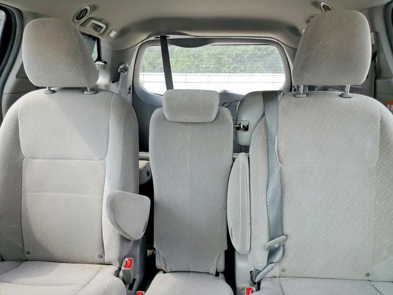 2018 TOYOTA SIENNA LE 10