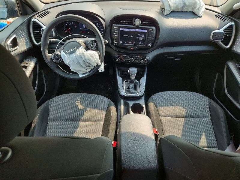 2022 KIA SOUL LX 8