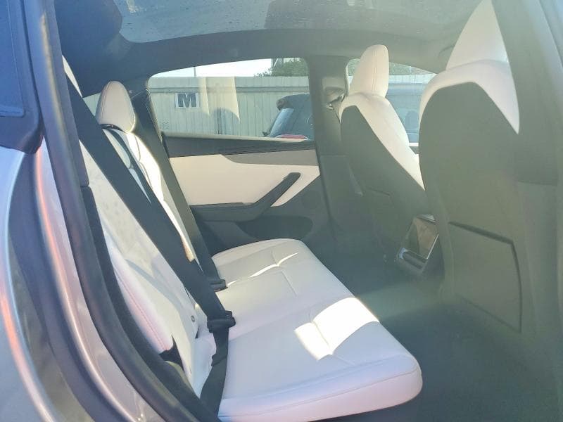 2026 TESLA MODEL Y 10