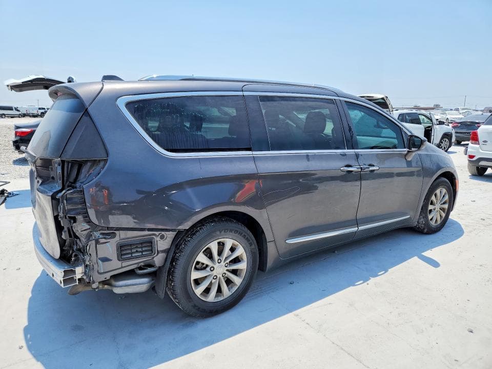 2018 CHRYSLER PACIFICA TOURING L 3