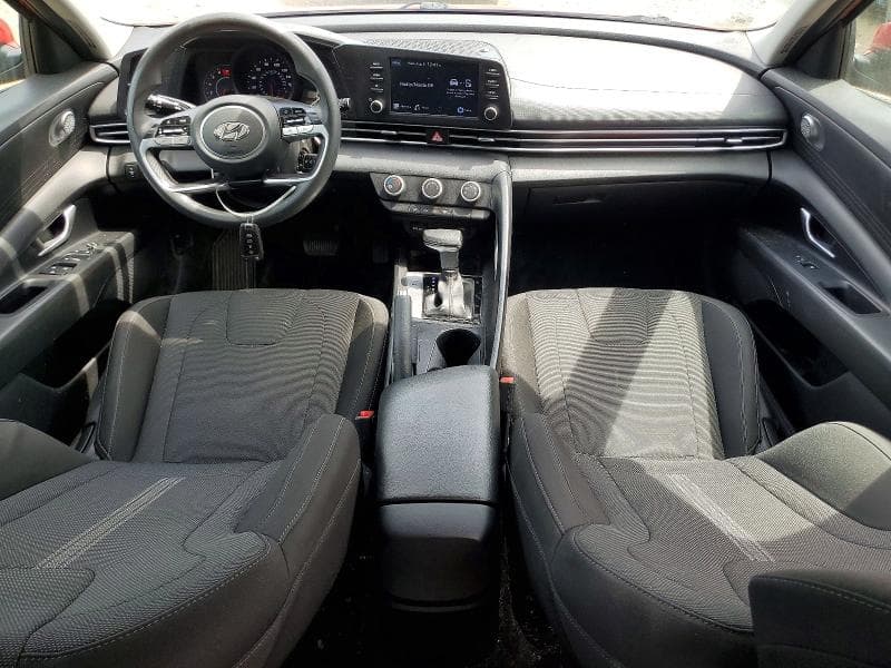 2021 HYUNDAI ELANTRA SE 8