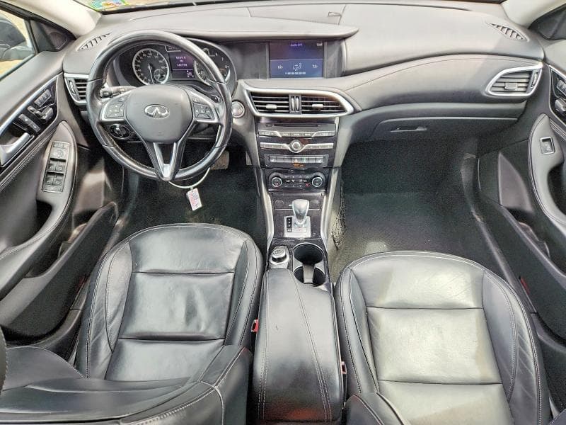 2017 INFINITI QX30 LUXURY 8