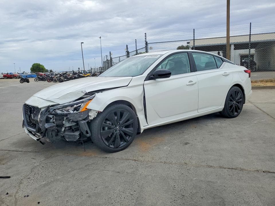 2022 NISSAN ALTIMA SR - 1