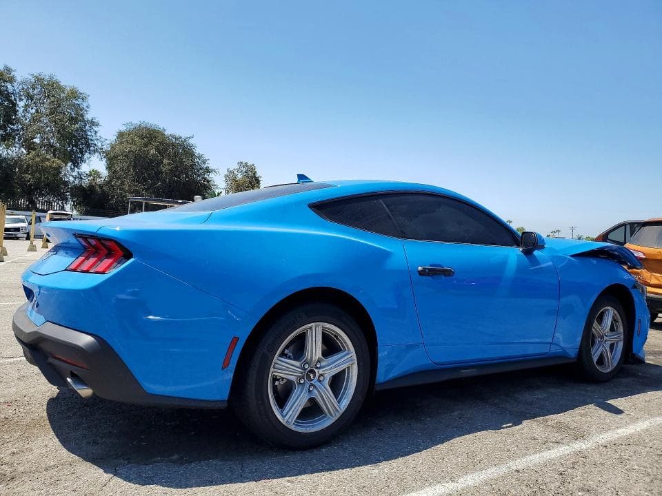 2026 FORD MUSTANG 3