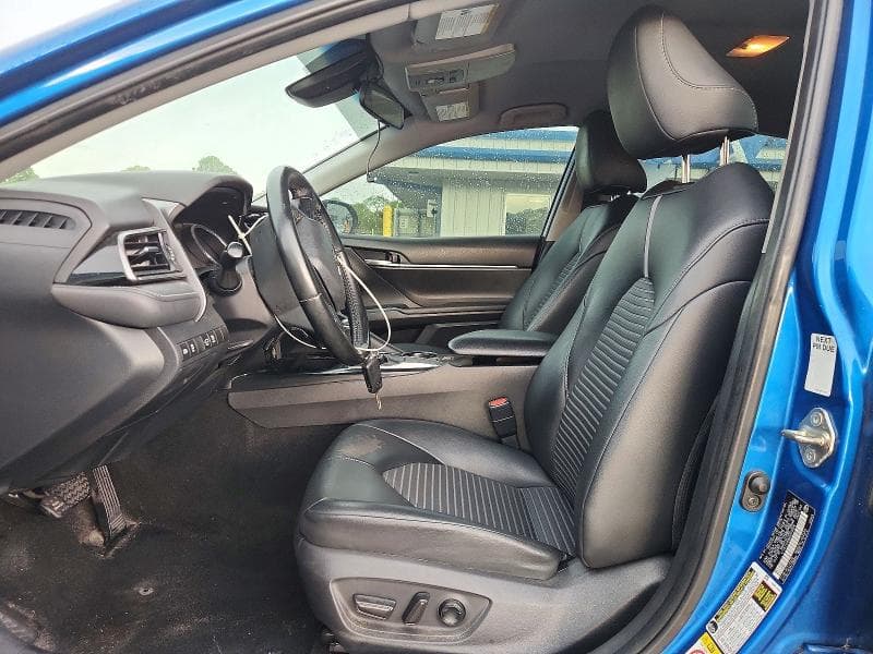 2019 TOYOTA CAMRY SE 7