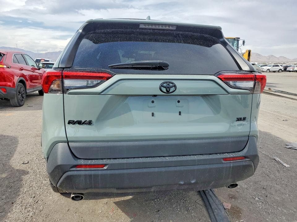 2021 TOYOTA RAV4 XLE 6