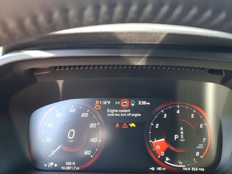 2019 VOLVO XC40 T4 MOMENTUM 9