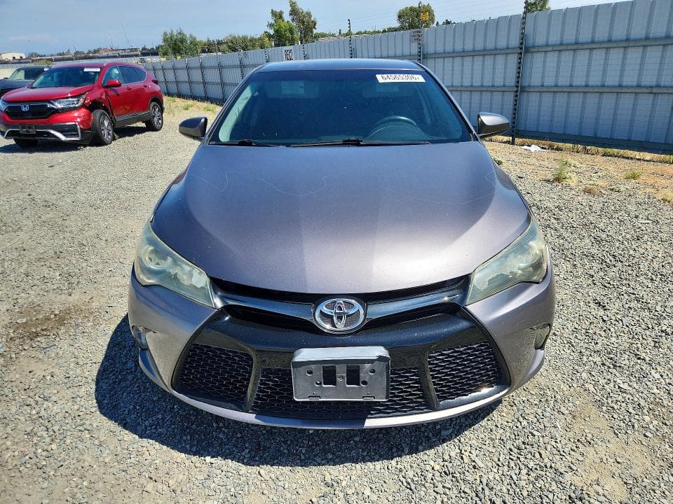 2017 TOYOTA CAMRY SE 5