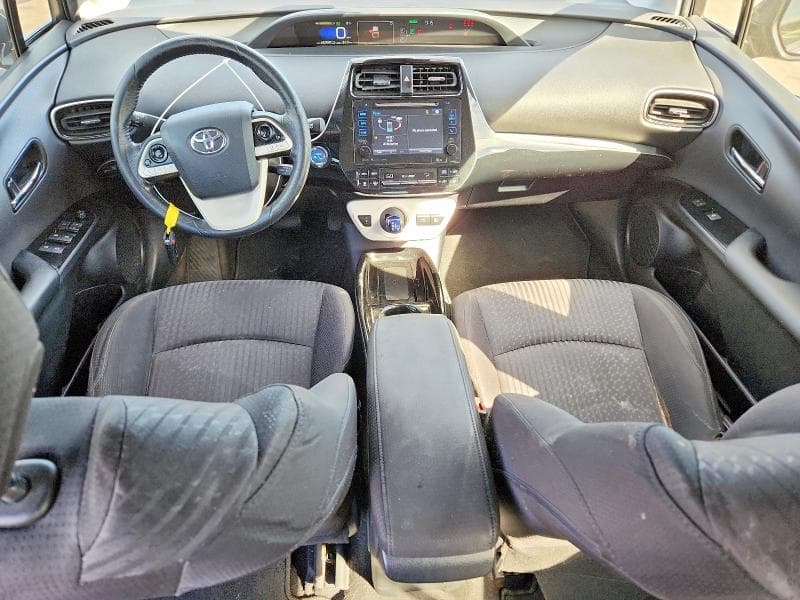 2017 TOYOTA PRIUS THREE 8