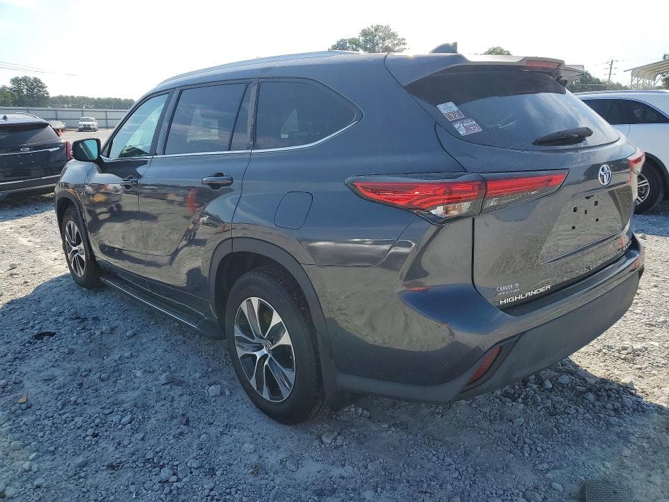 2021 TOYOTA HIGHLANDER XLE 2