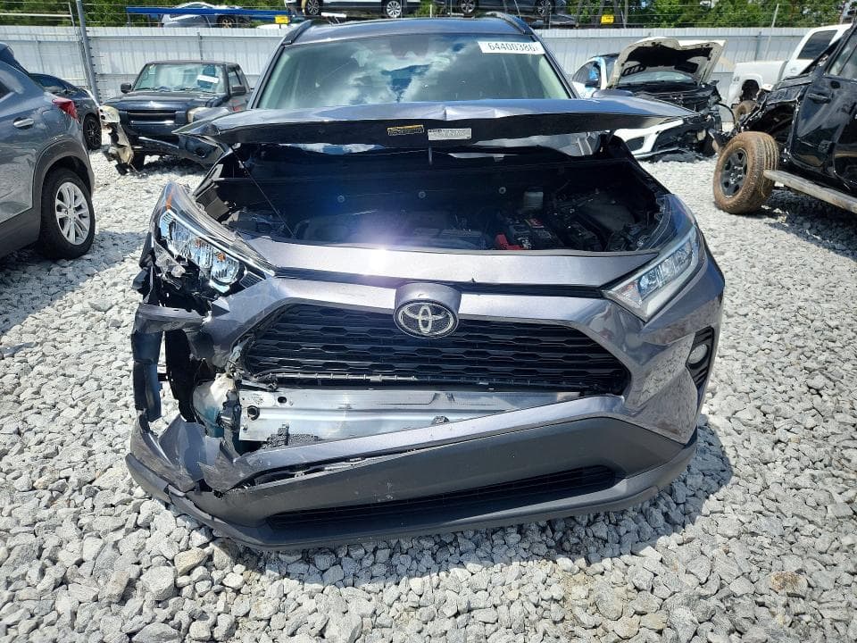 2019 TOYOTA RAV4 XLE 5