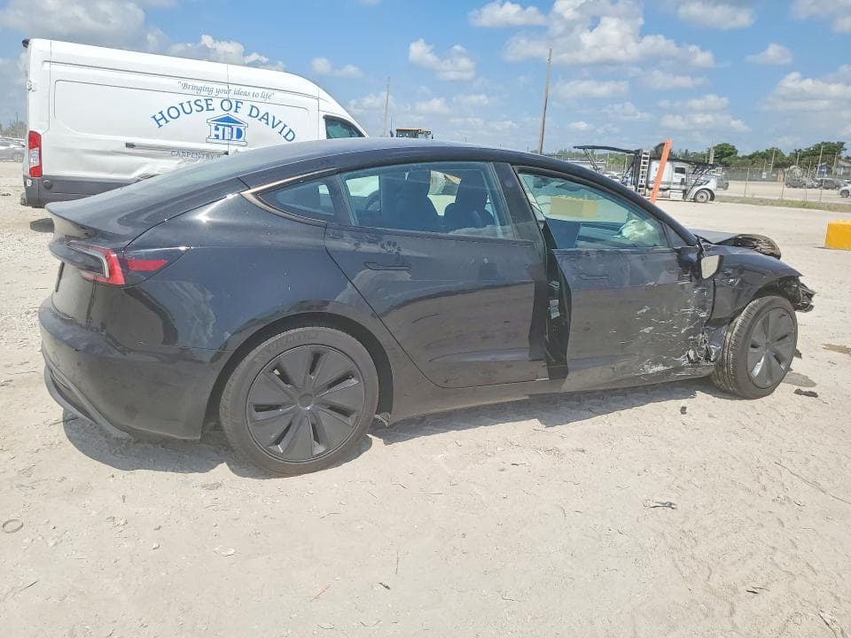 2025 TESLA MODEL 3 3