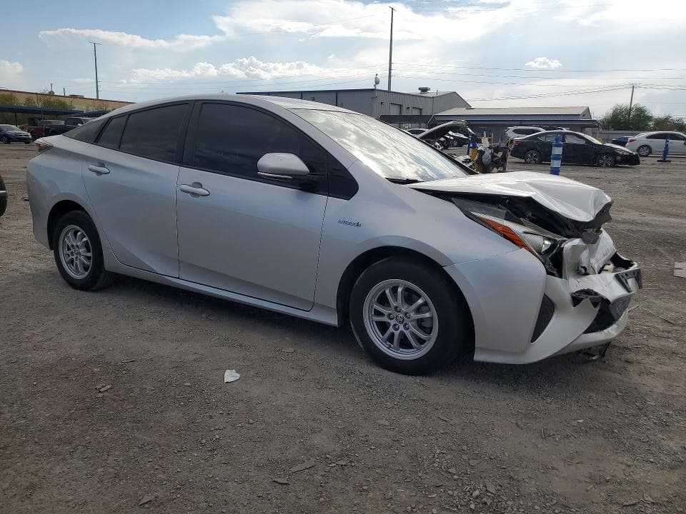 2017 TOYOTA PRIUS THREE 4