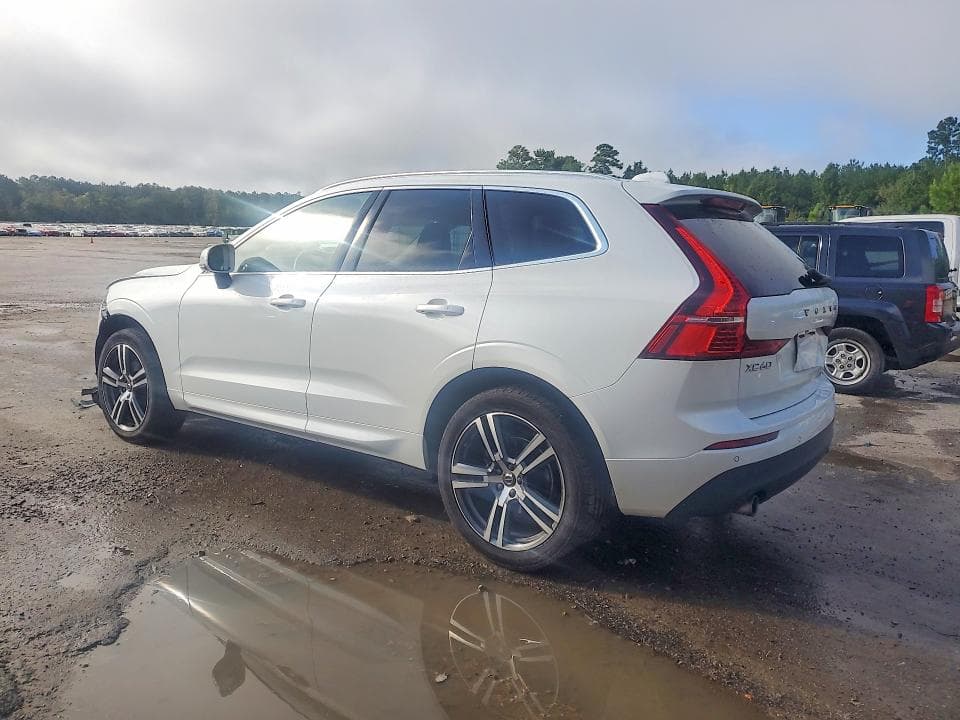 2021 VOLVO XC60 T5 MOMENTUM 2
