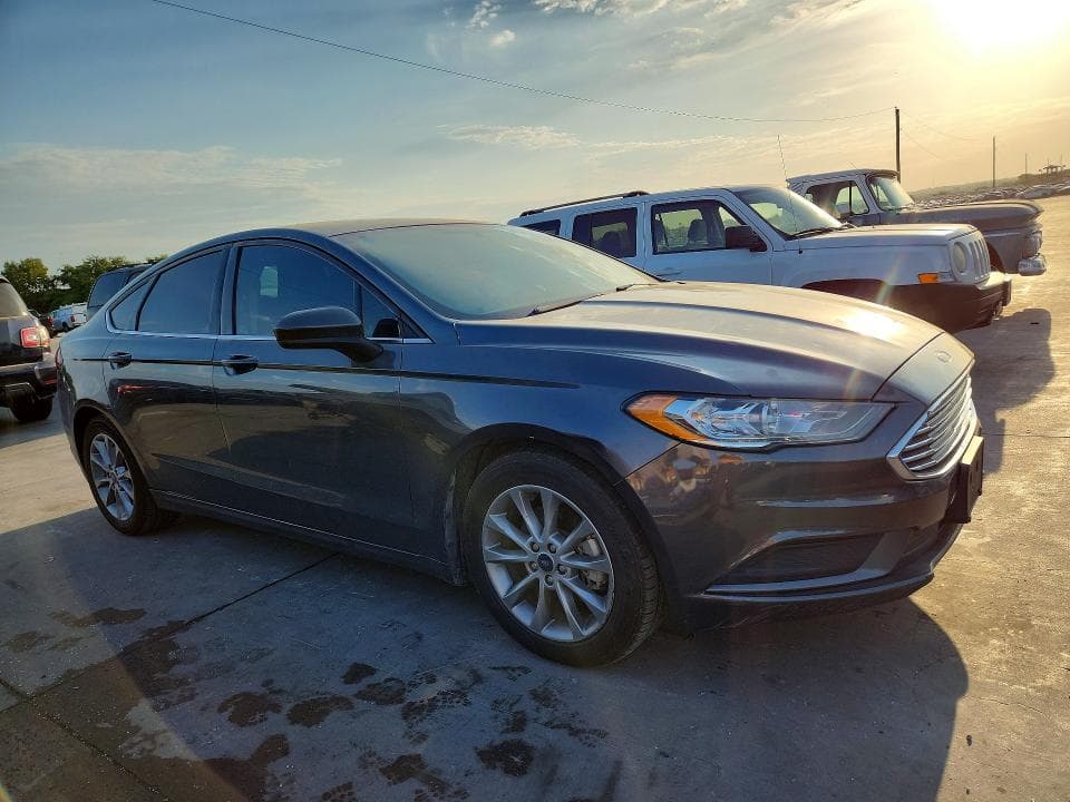 2017 FORD FUSION SE 4