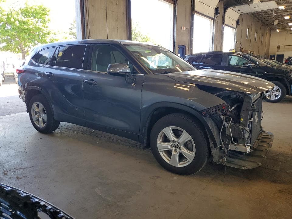 2020 TOYOTA HIGHLANDER LE 4