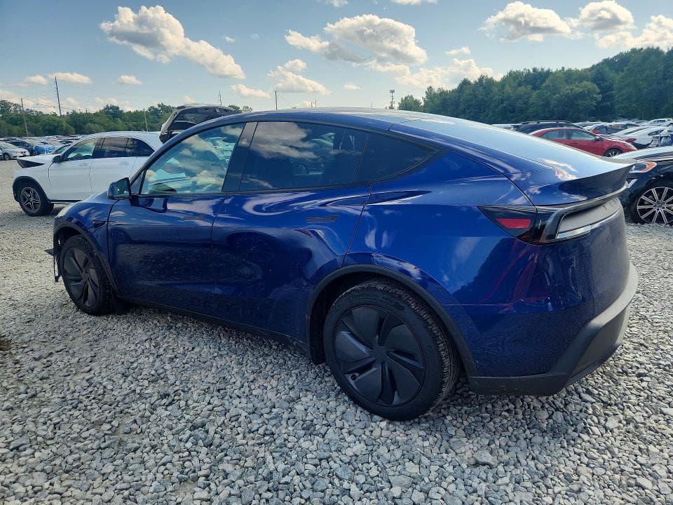 2026 TESLA MODEL Y 2