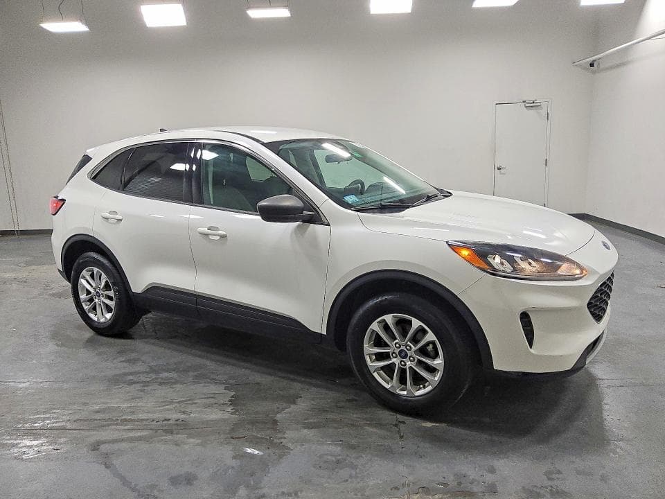 2022 FORD ESCAPE SE 4