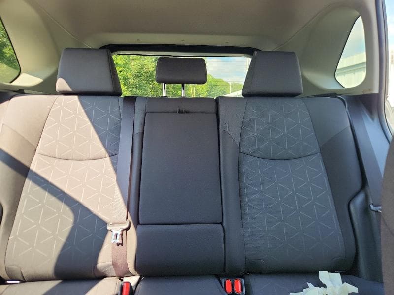 2019 TOYOTA RAV4 XLE 10