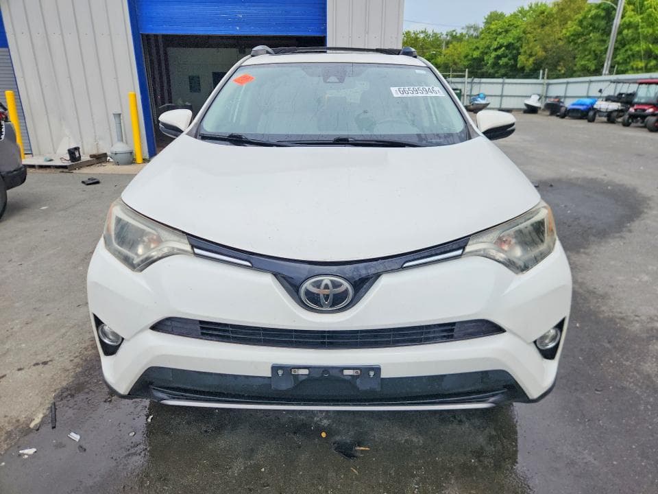 2017 TOYOTA RAV4 XLE 5