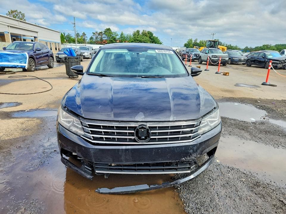 2018 VOLKSWAGEN PASSAT SE 5