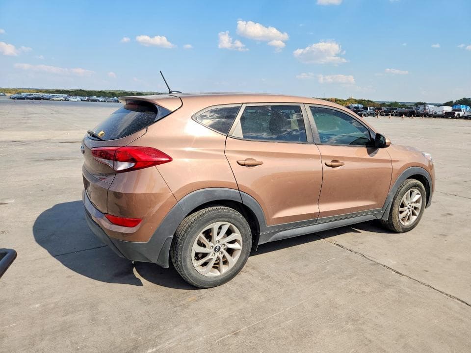 2017 HYUNDAI TUCSON SE 3