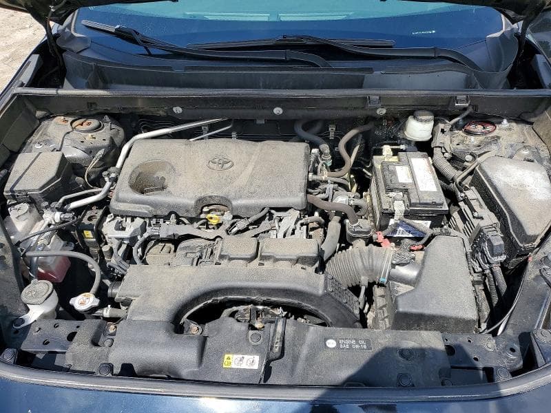 2019 TOYOTA RAV4 XLE 12