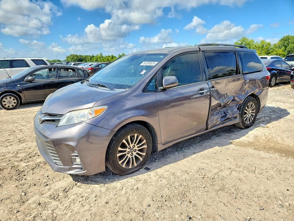2019 TOYOTA SIENNA XLE 8-PASSENGER - 1