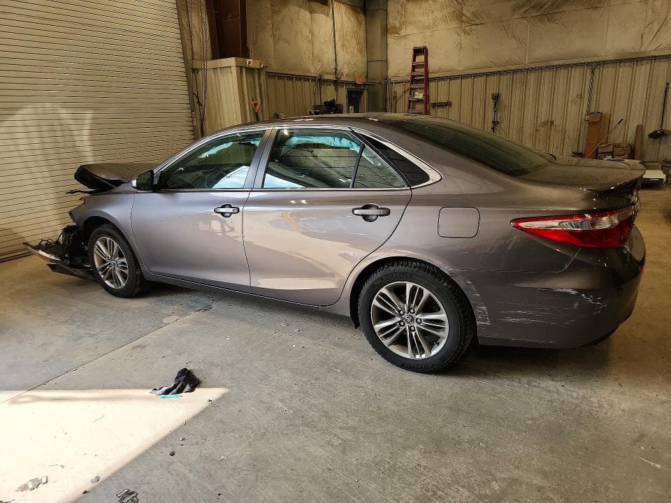 2017 TOYOTA CAMRY SE 2