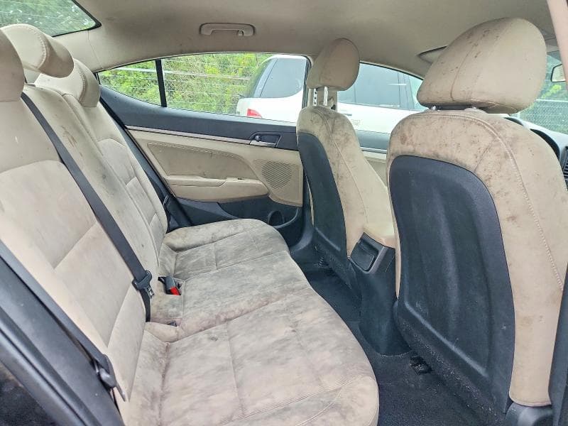 2018 HYUNDAI ELANTRA SEL 10
