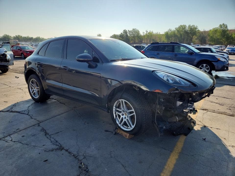 2018 PORSCHE MACAN 4
