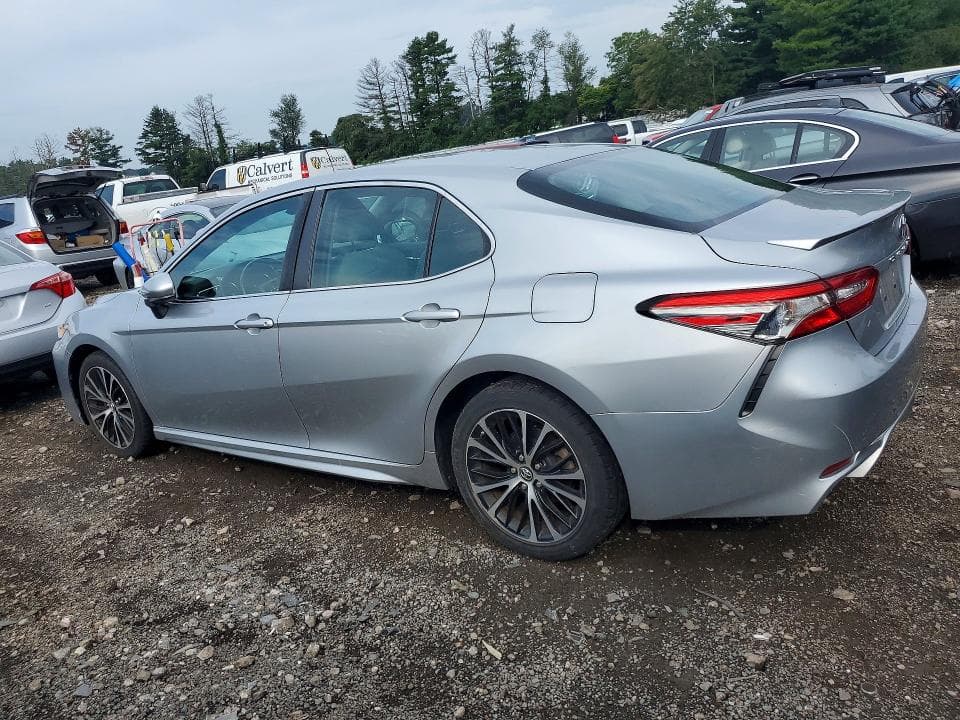 2018 TOYOTA CAMRY SE 2