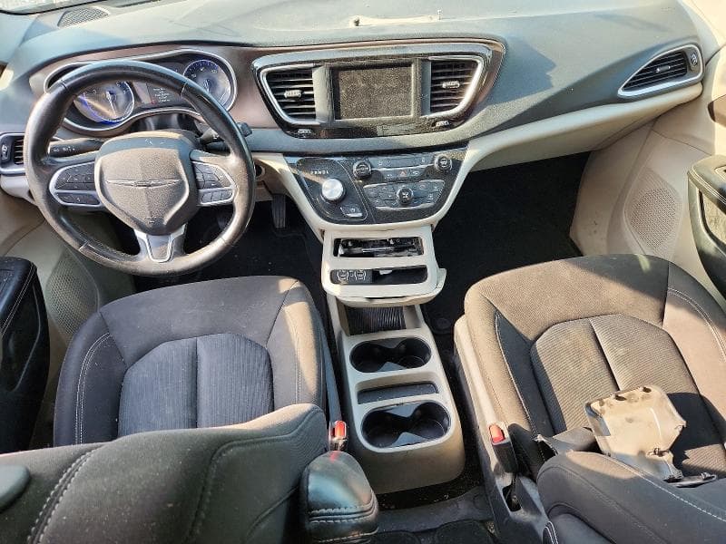 2023 CHRYSLER VOYAGER LX 8