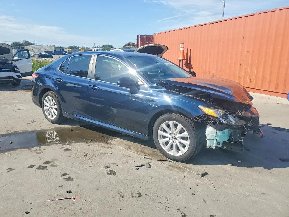 2020 TOYOTA CAMRY LE 4
