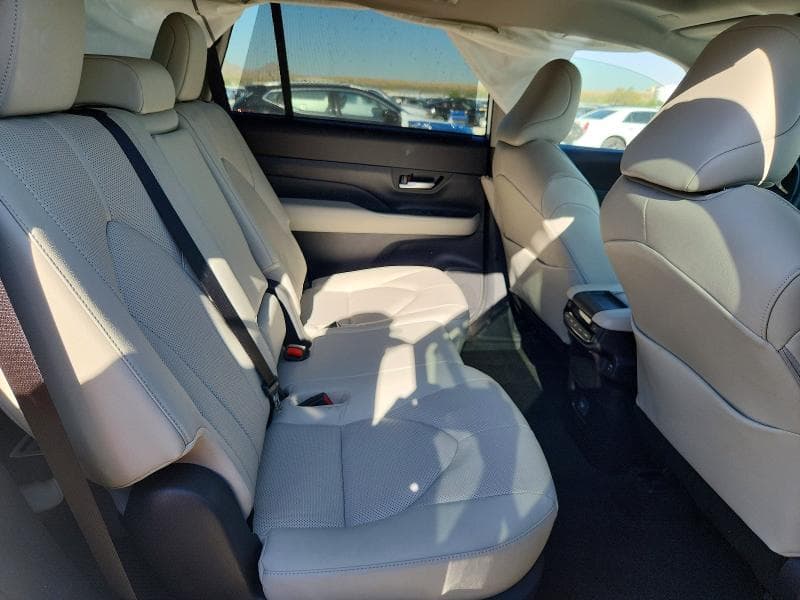 2026 TOYOTA GRAND HIGHLANDER LIMITED 11