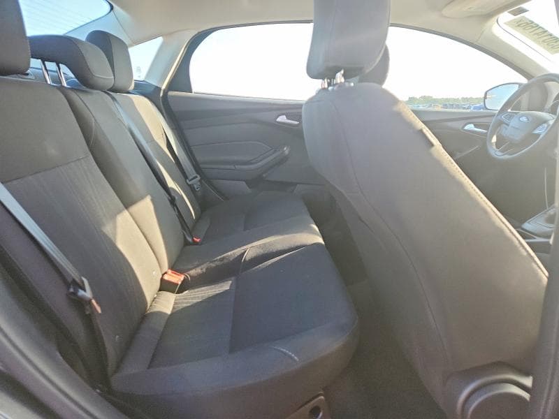 2017 FORD FOCUS SE 10