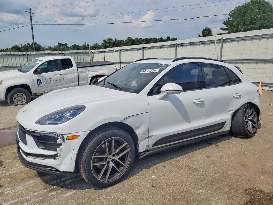 2022 PORSCHE MACAN - 1