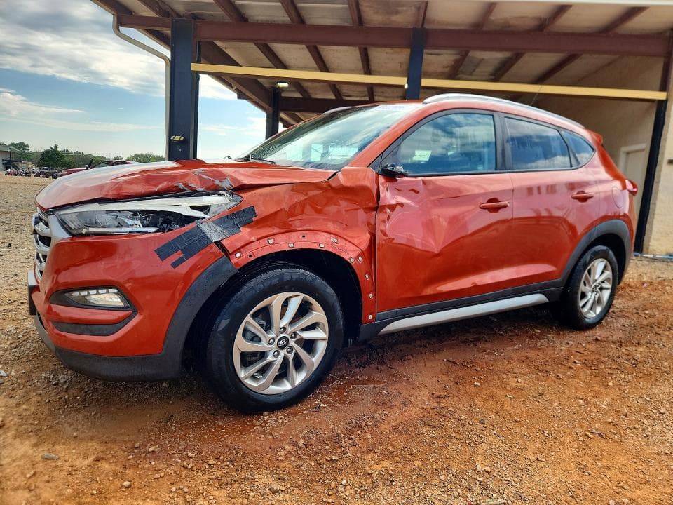 2017 HYUNDAI TUCSON SE - 1