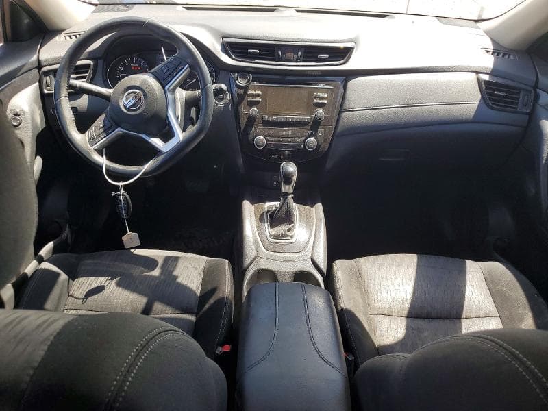 2017 NISSAN ROGUE SV 8